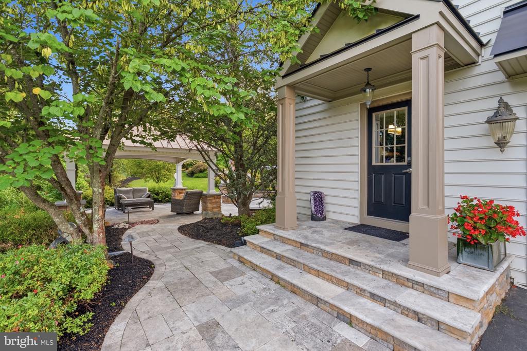 2310 SANDHURST DRIVE