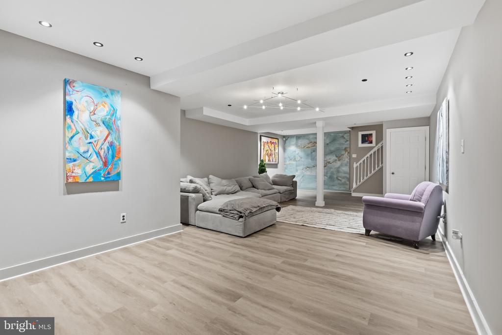 2310 SANDHURST DRIVE