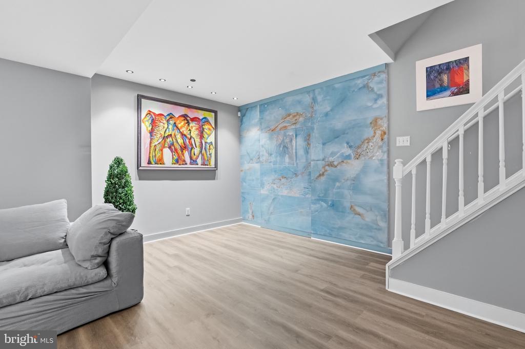 2310 SANDHURST DRIVE