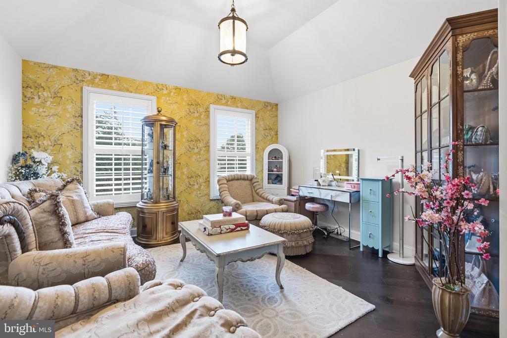 2310 SANDHURST DRIVE