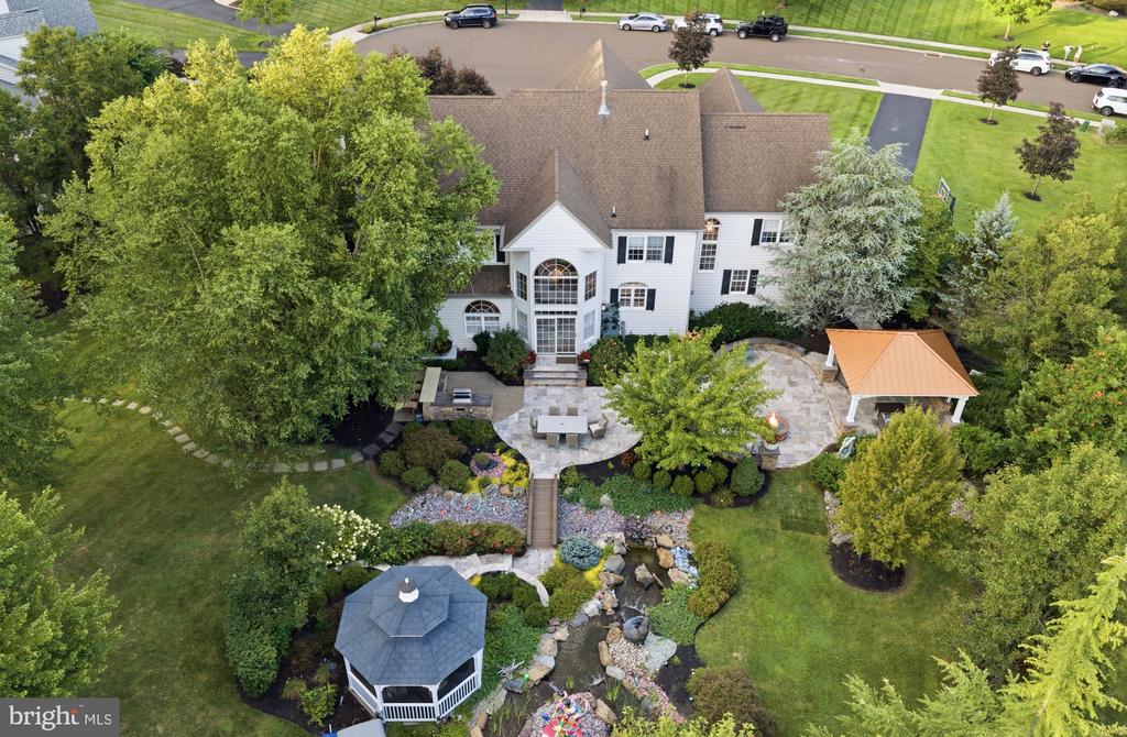 2310 SANDHURST DRIVE