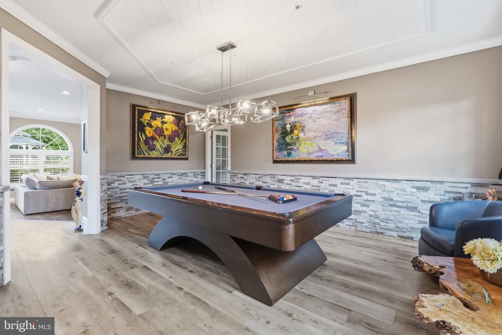 2310 SANDHURST DRIVE