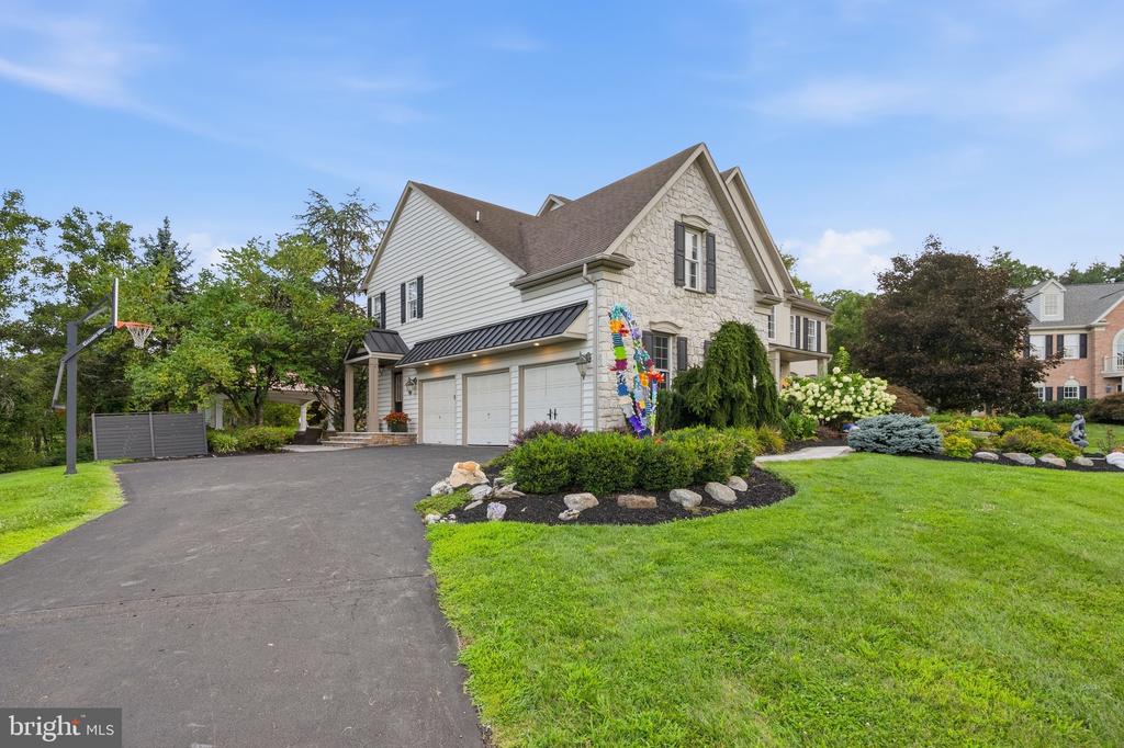2310 SANDHURST DRIVE