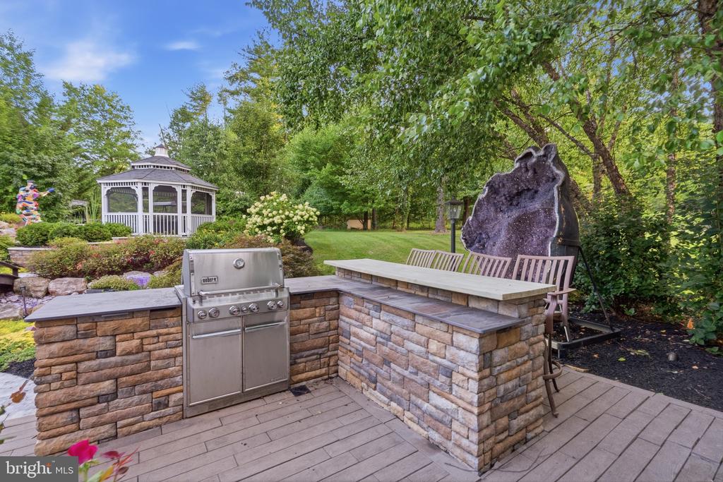 2310 SANDHURST DRIVE