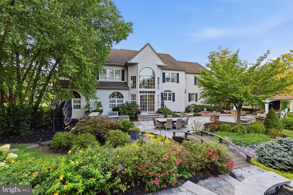 2310 SANDHURST DRIVE
