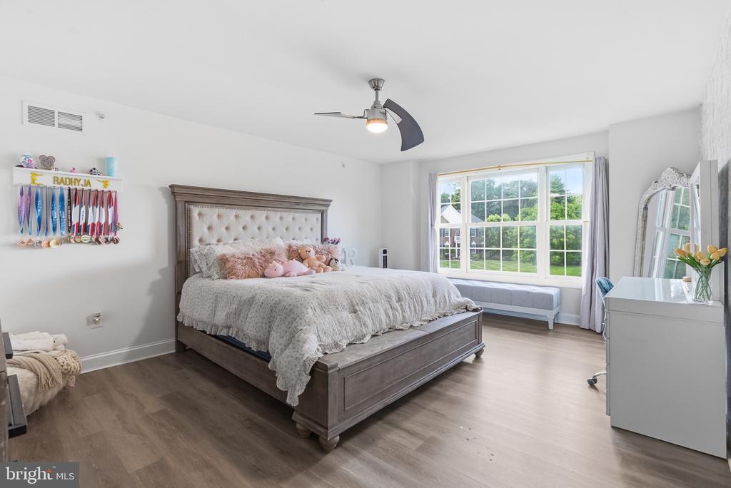 2310 SANDHURST DRIVE