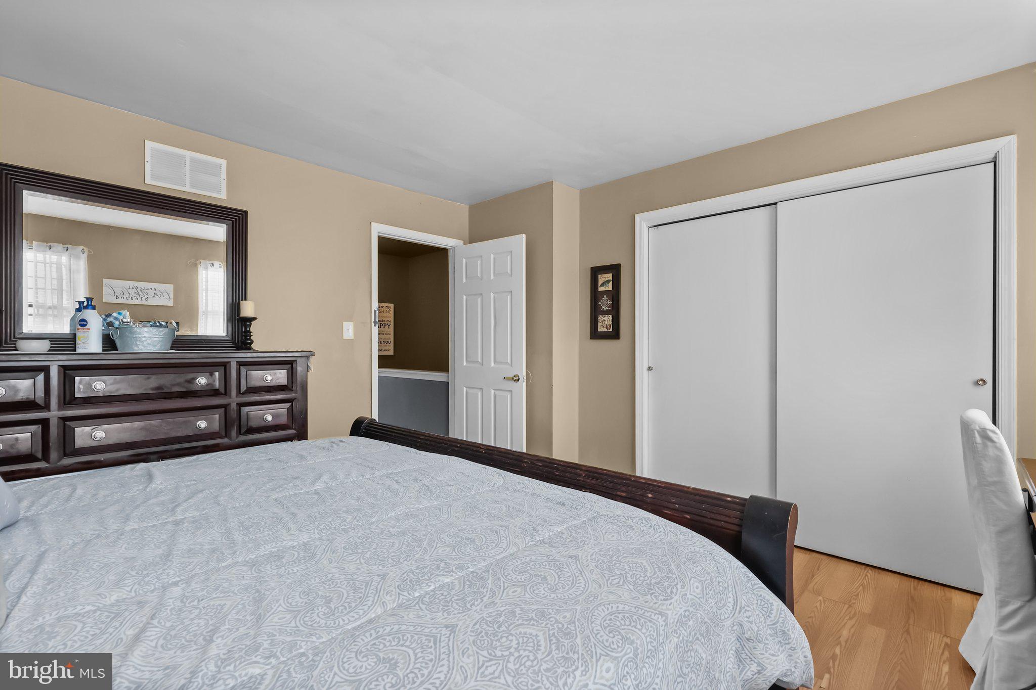 1006 N YORK ROAD L-5