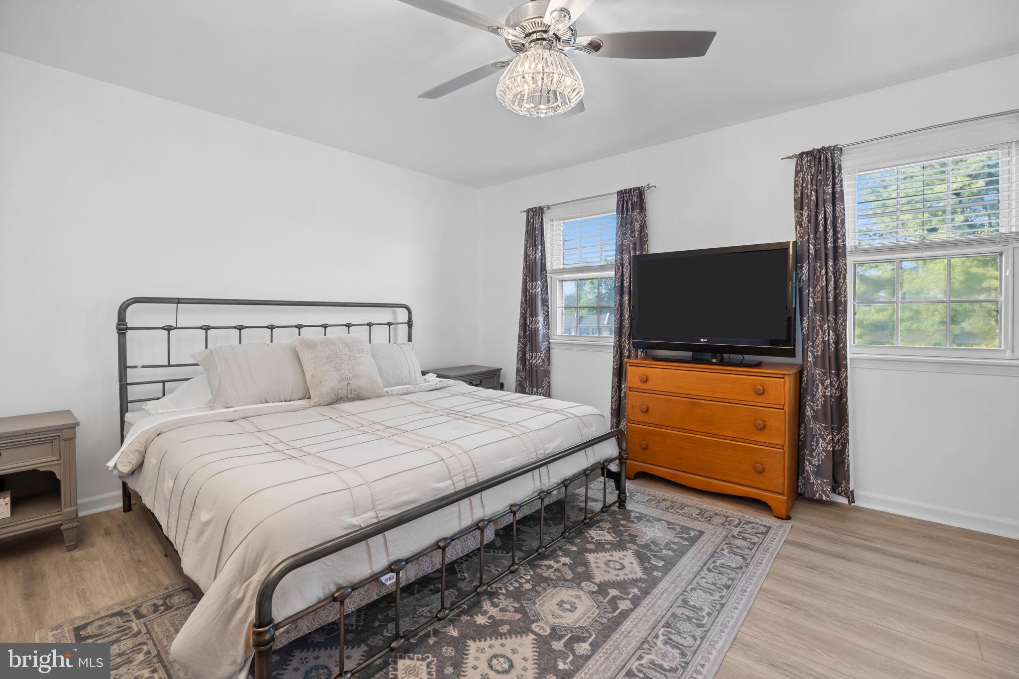 1006 N YORK ROAD L-4