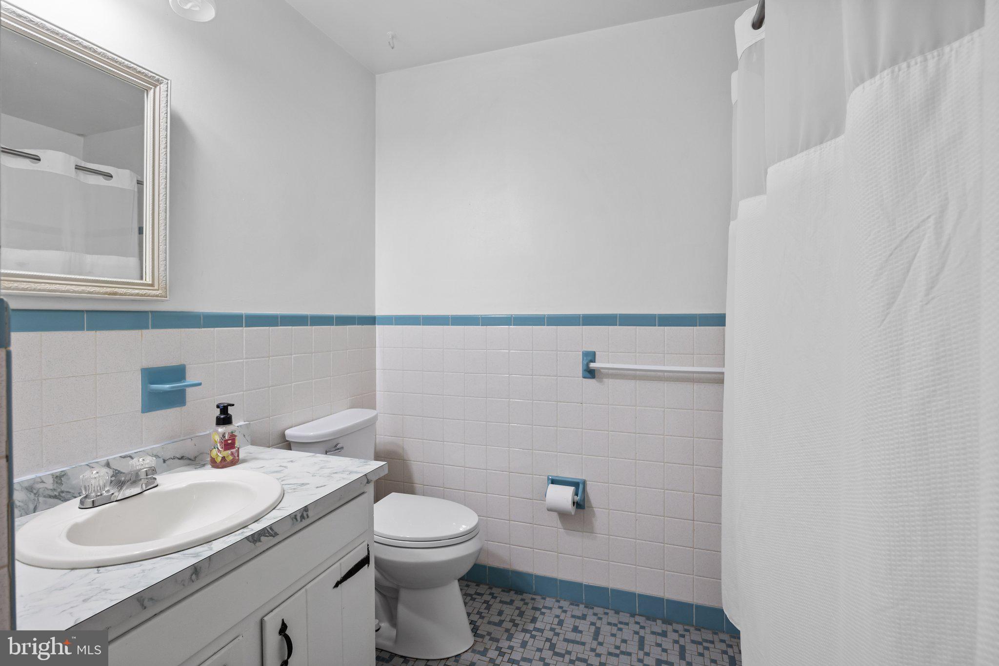 1006 N YORK ROAD L-4