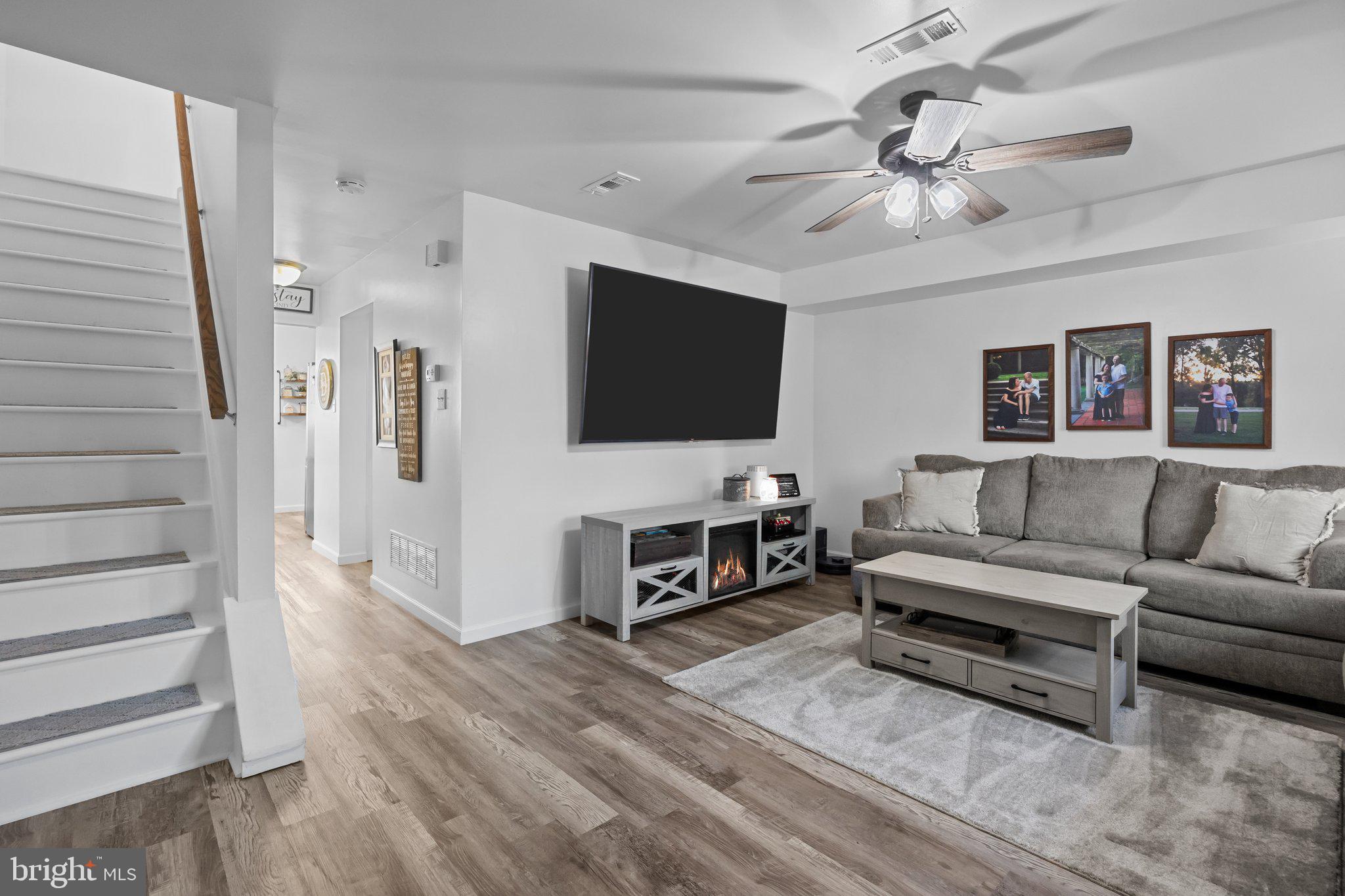 1006 N YORK ROAD L-4