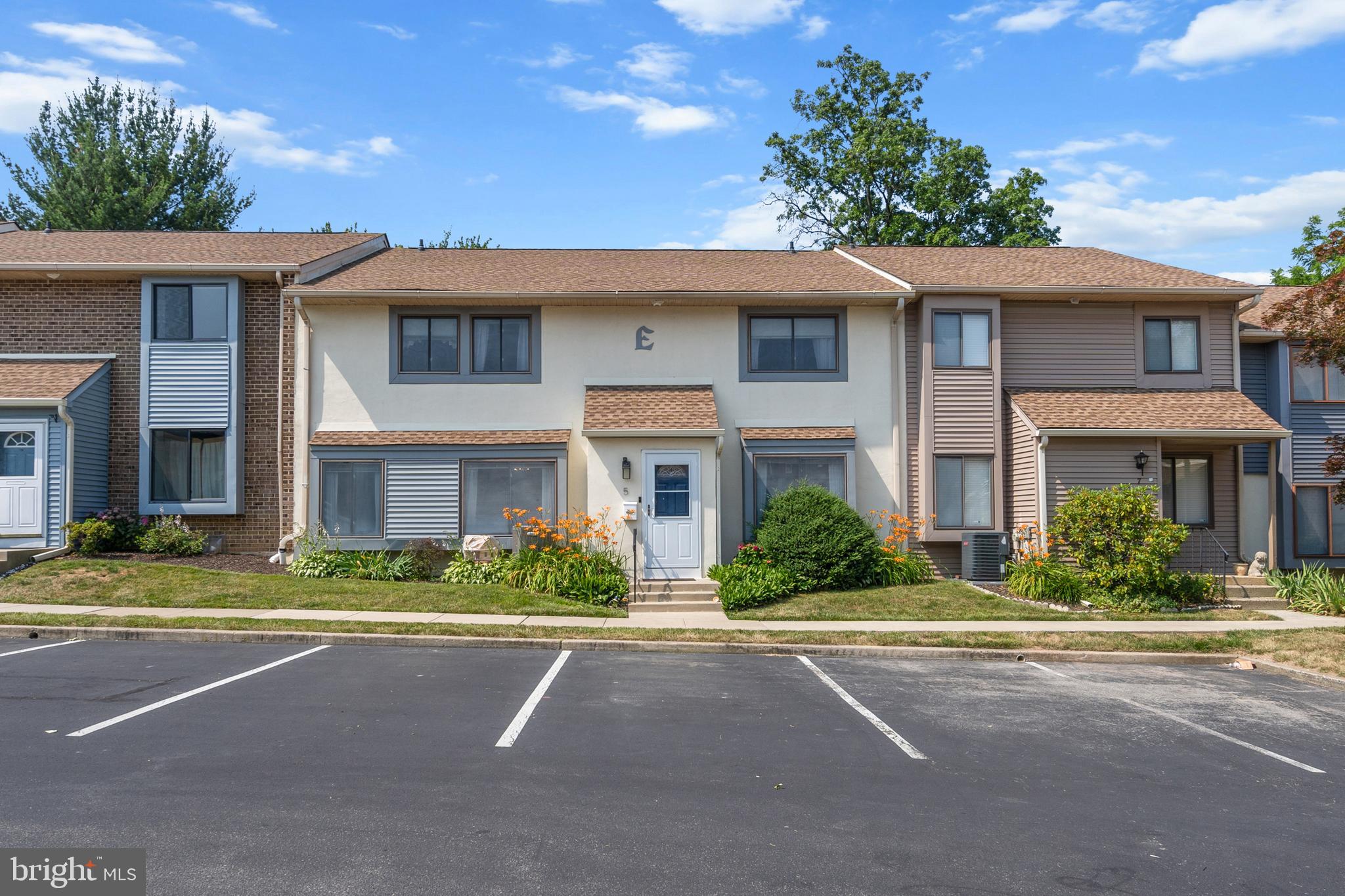 22 FITZWATERTOWN ROAD UNIT E-5