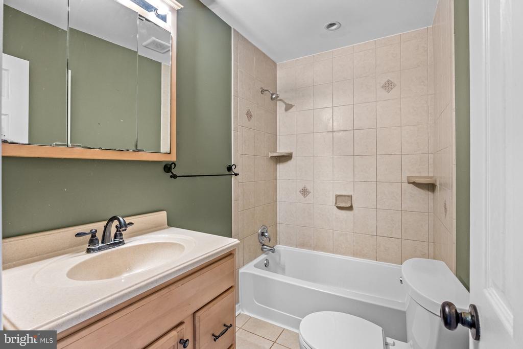 515 N YORK ROAD 1-C