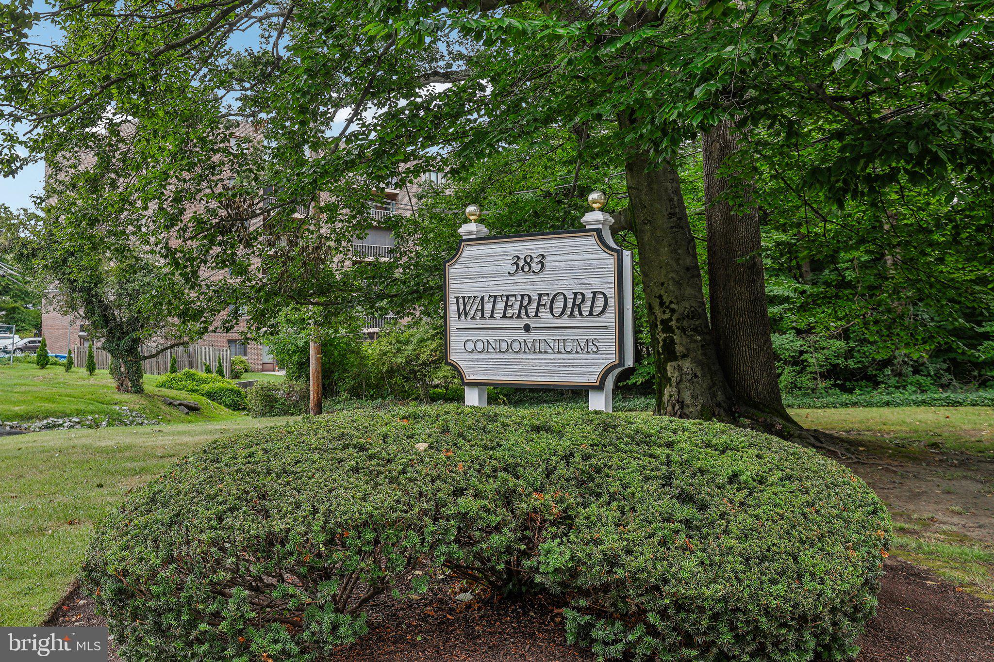 383 LAKESIDE ROAD 101