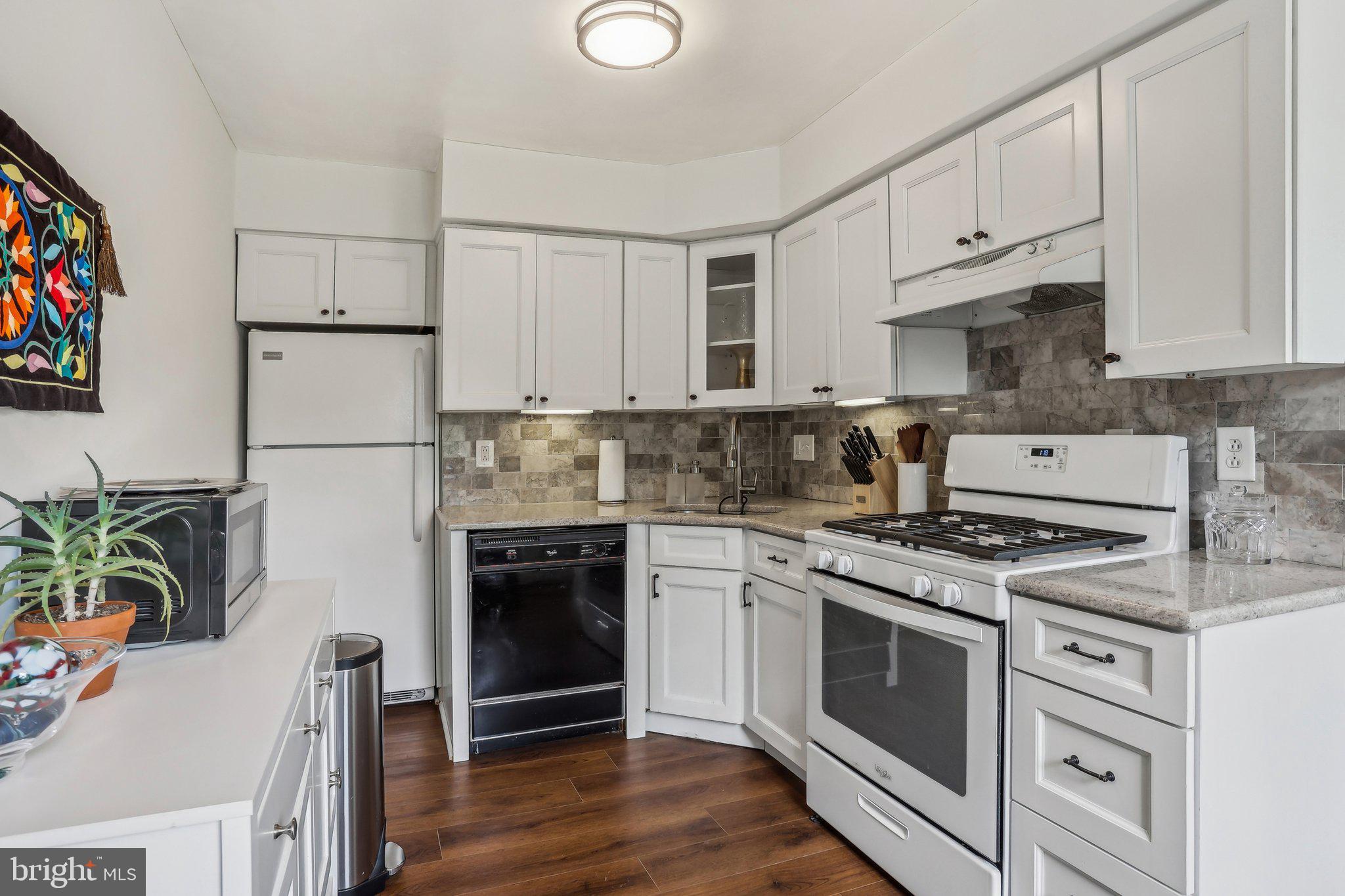383 LAKESIDE ROAD 101