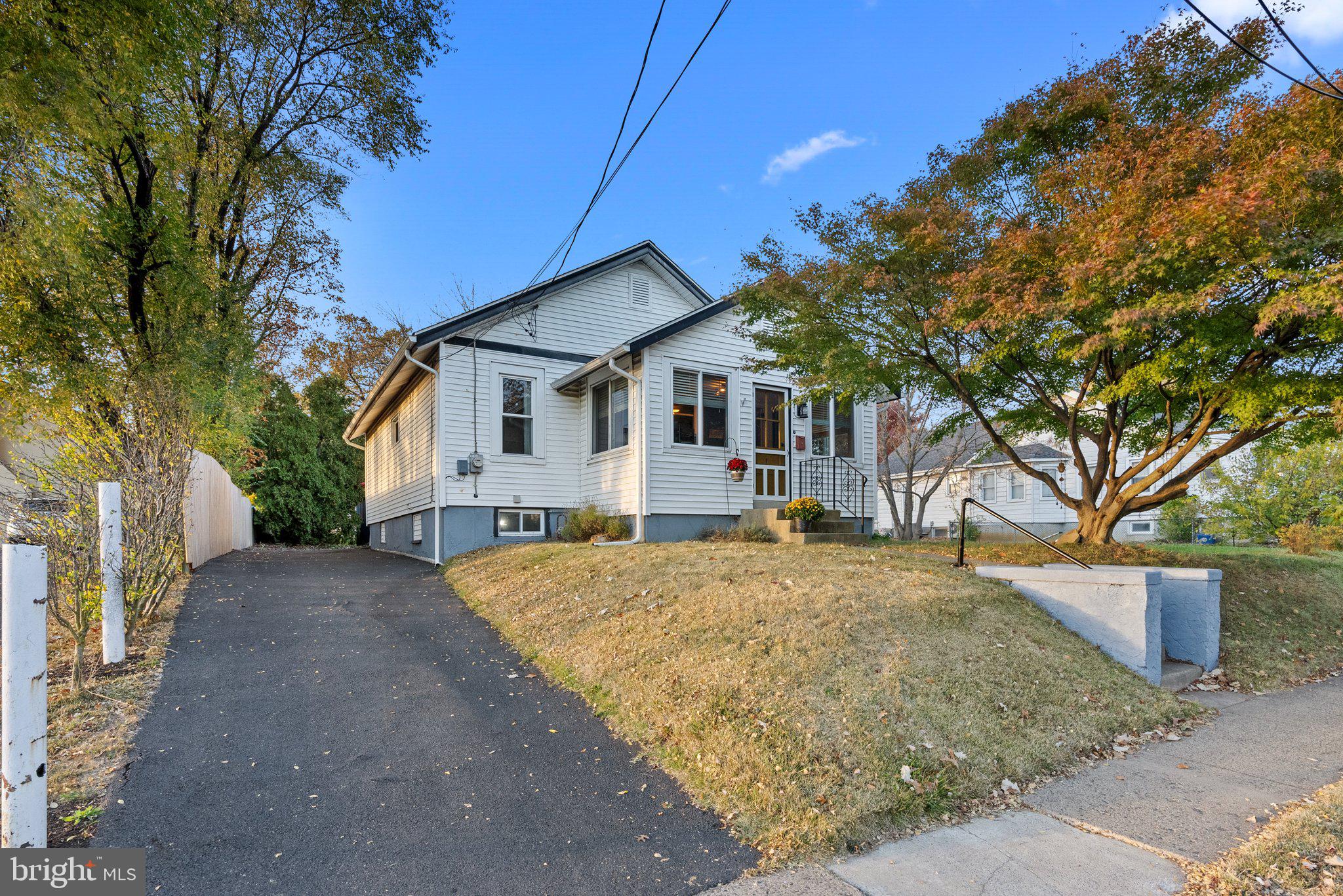 1 CENTER AVENUE
