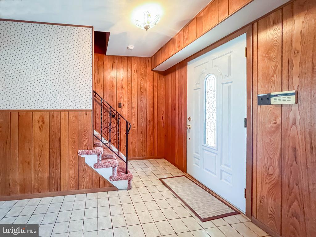 18 MAURICE LANE