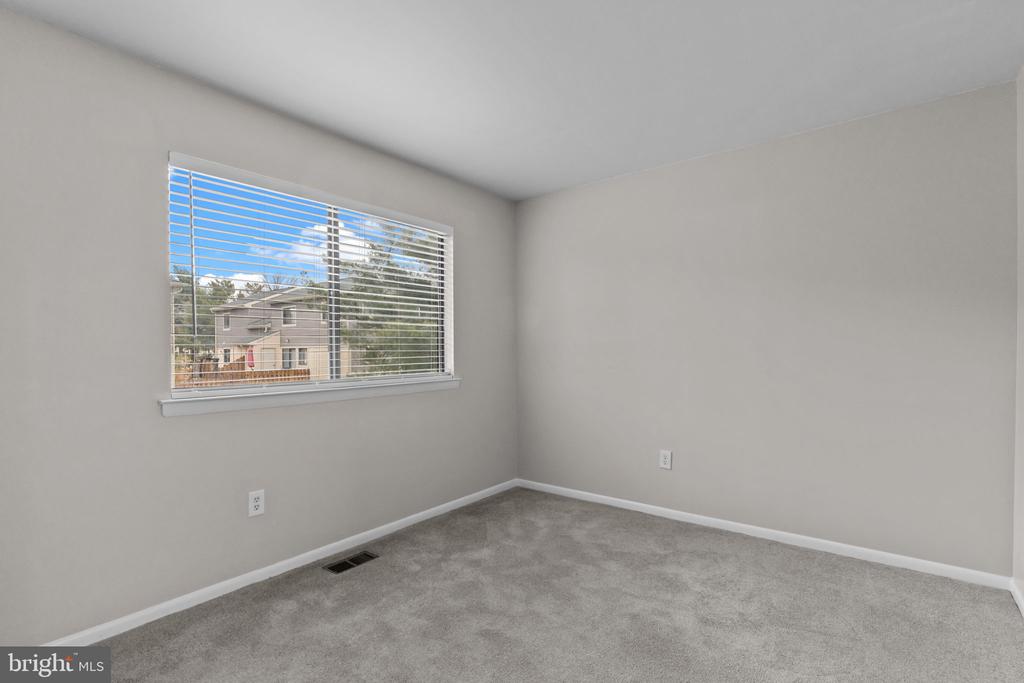 82 ASH STOKER LANE