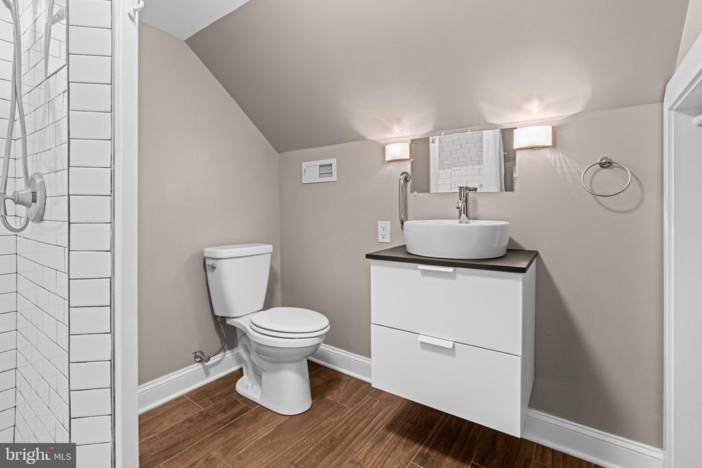 3082 LIMEKILN PIKE