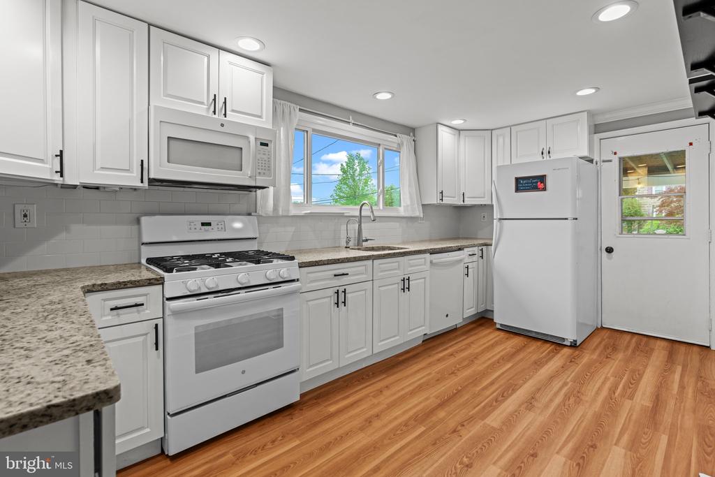 3082 LIMEKILN PIKE