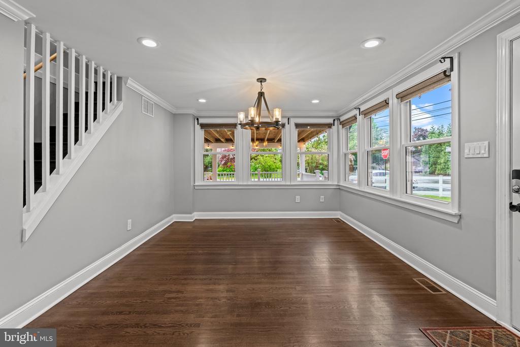 3082 LIMEKILN PIKE