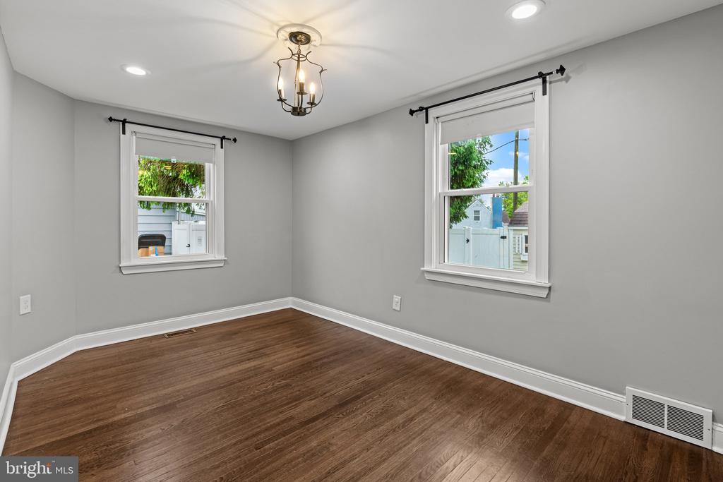 3082 LIMEKILN PIKE