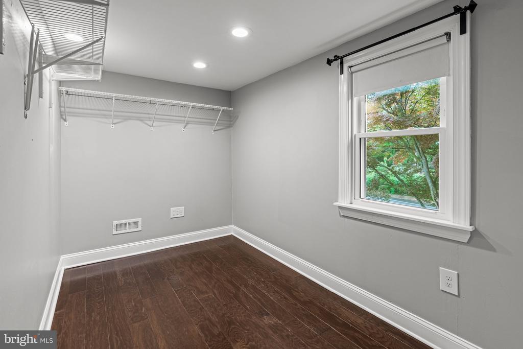 3082 LIMEKILN PIKE