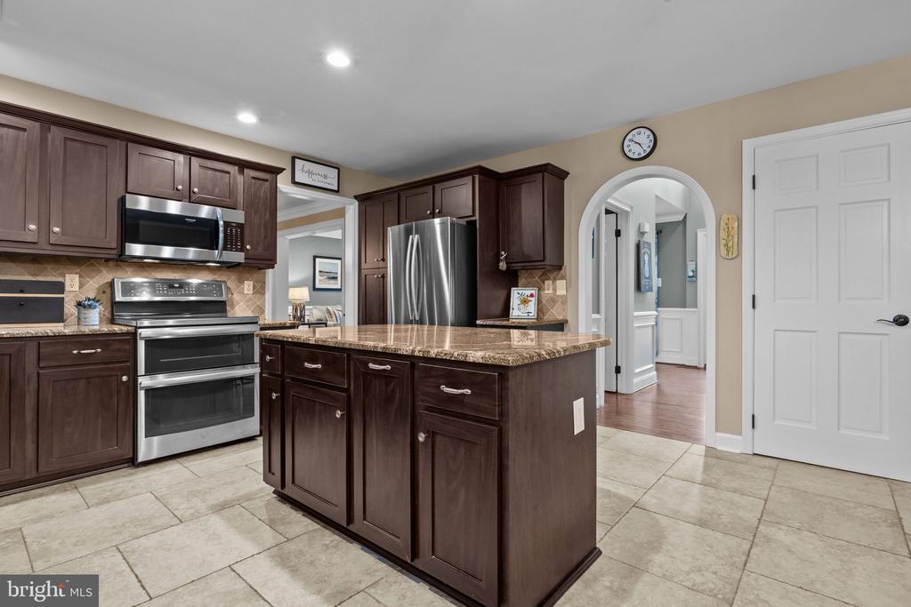 121 BEECH DRIVE