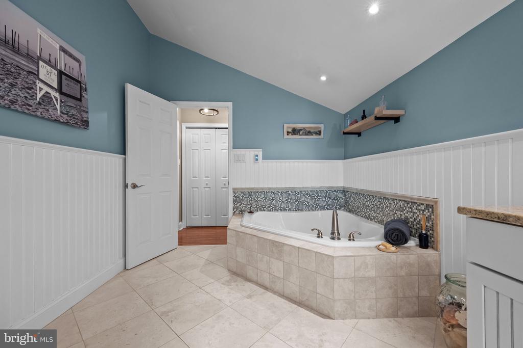 121 BEECH DRIVE