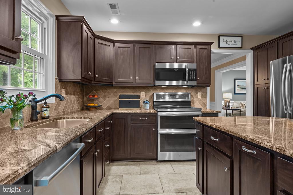 121 BEECH DRIVE