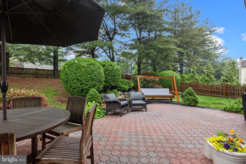 121 BEECH DRIVE
