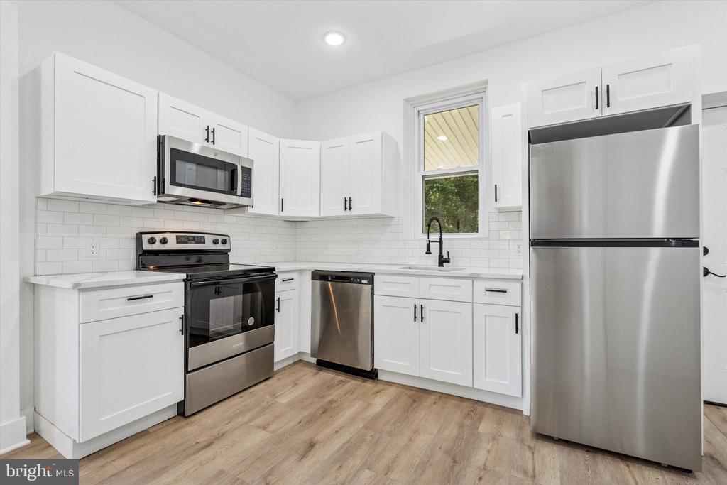 236 E BUTLER AVENUE 1ST FLOOR