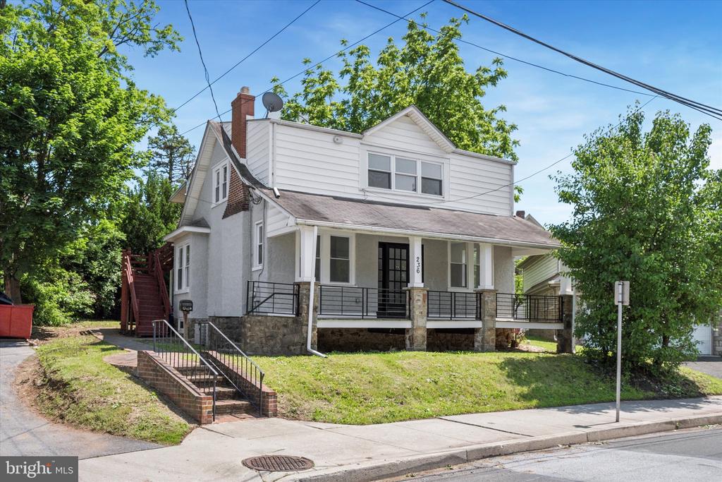 236 E BUTLER AVENUE 1ST FLOOR