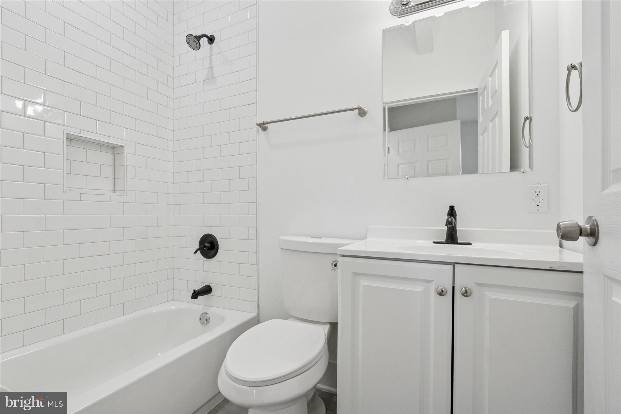236 E BUTLER AVENUE 1ST FLOOR