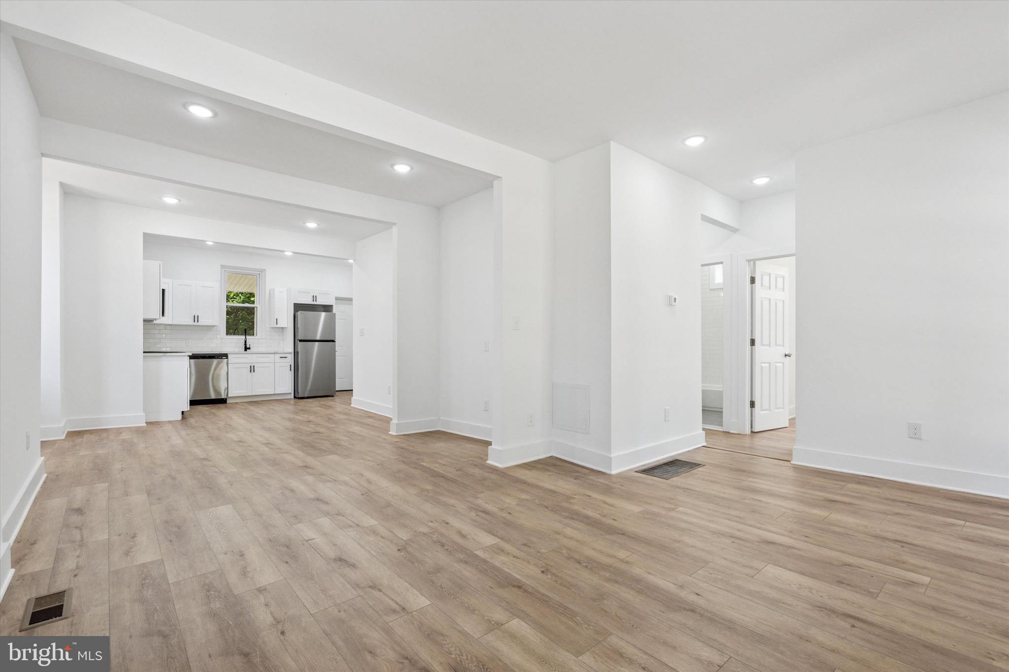 236 E BUTLER AVENUE 1ST FLOOR