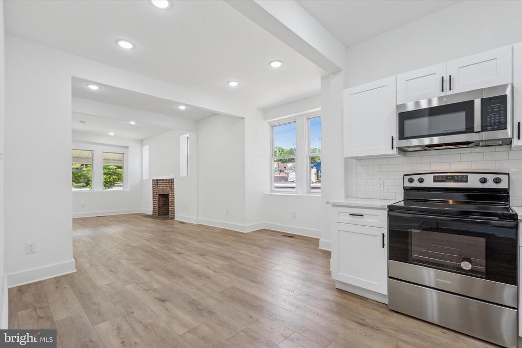 236 E BUTLER AVENUE 1ST FLOOR