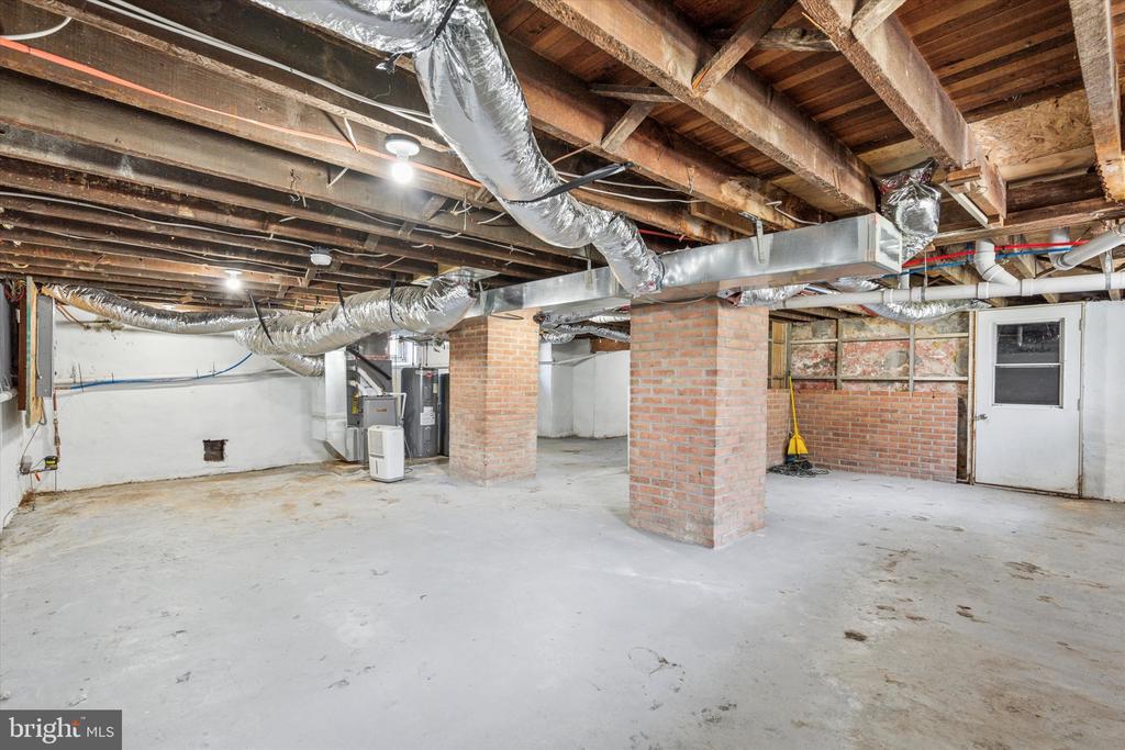 236 E BUTLER AVENUE 1ST FLOOR