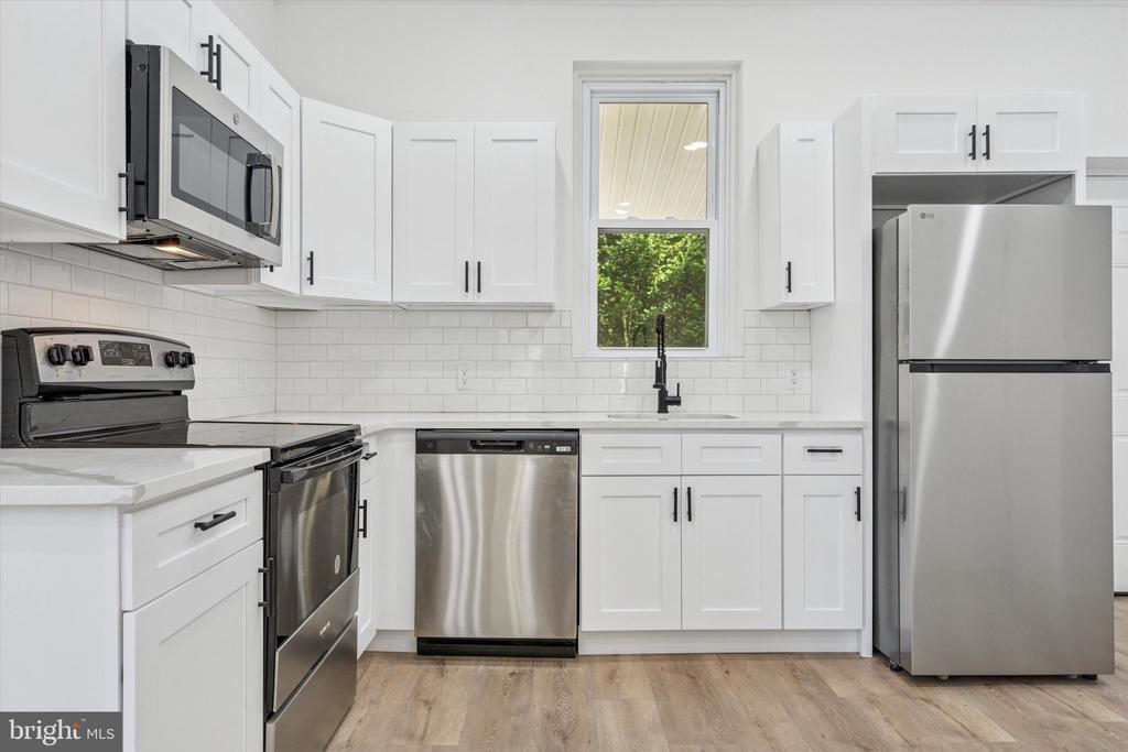 236 E BUTLER AVENUE 1ST FLOOR