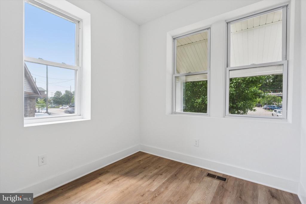 236 E BUTLER AVENUE 1ST FLOOR