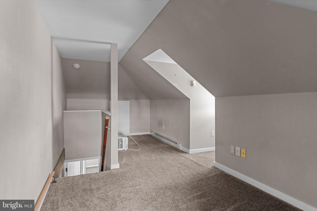 421 W 7TH STREET