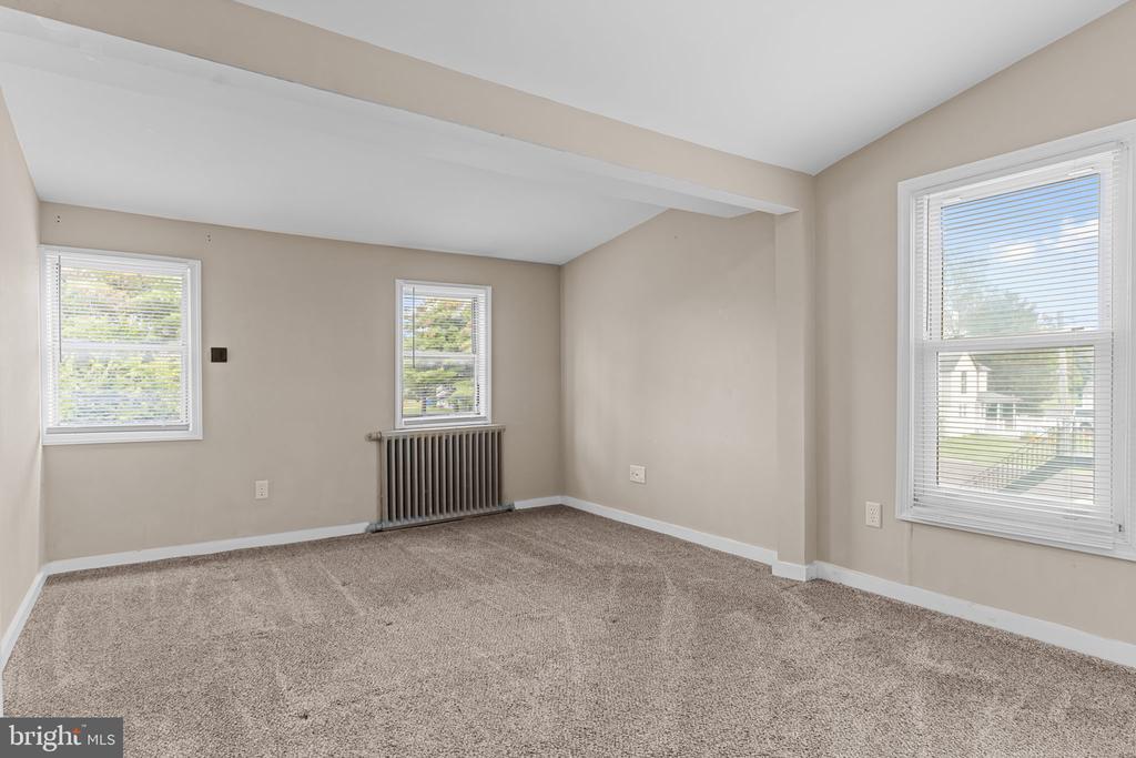 421 W 7TH STREET
