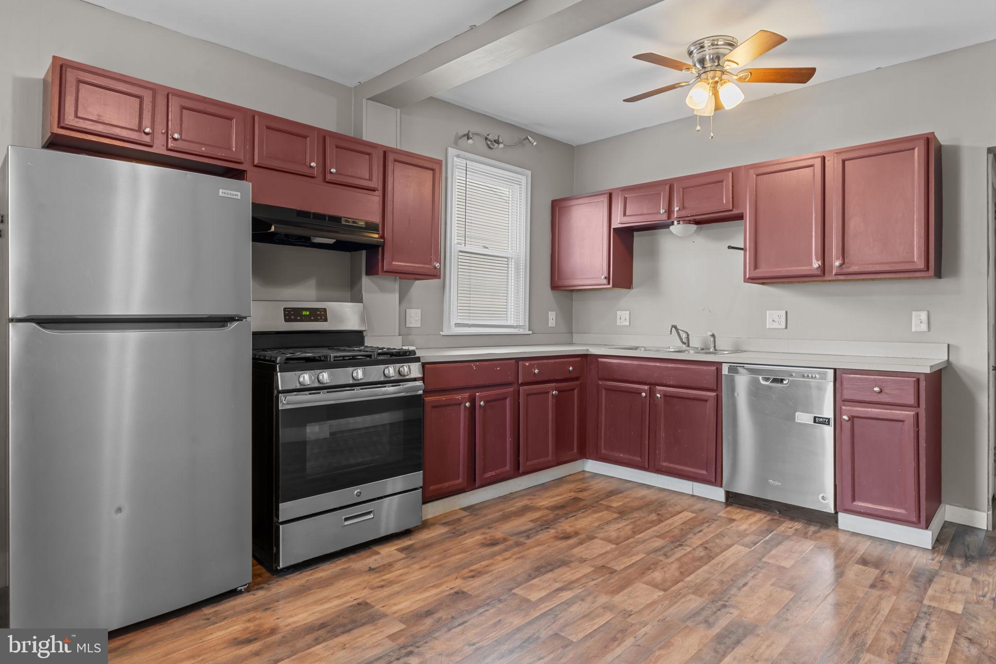 421 W 7TH STREET