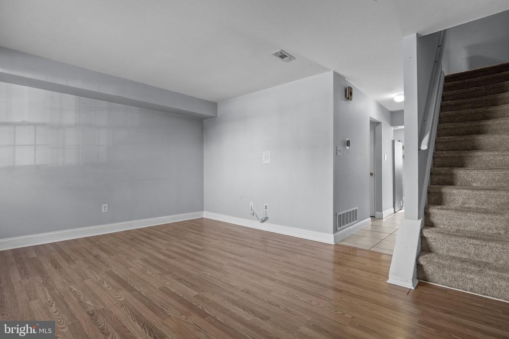 1006 N YORK ROAD 1