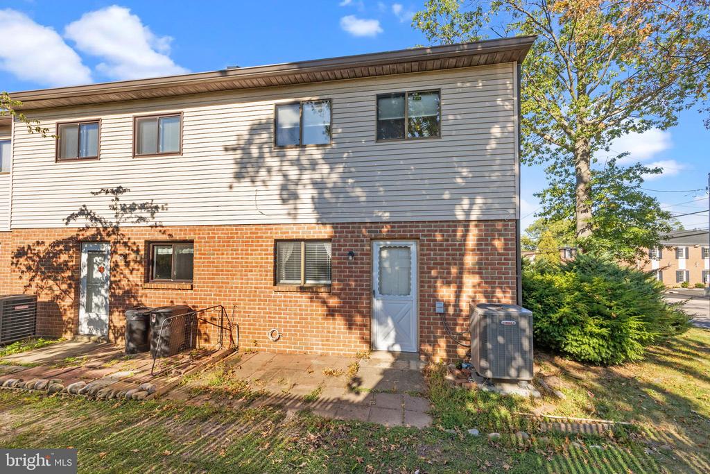 1006 N YORK ROAD 1