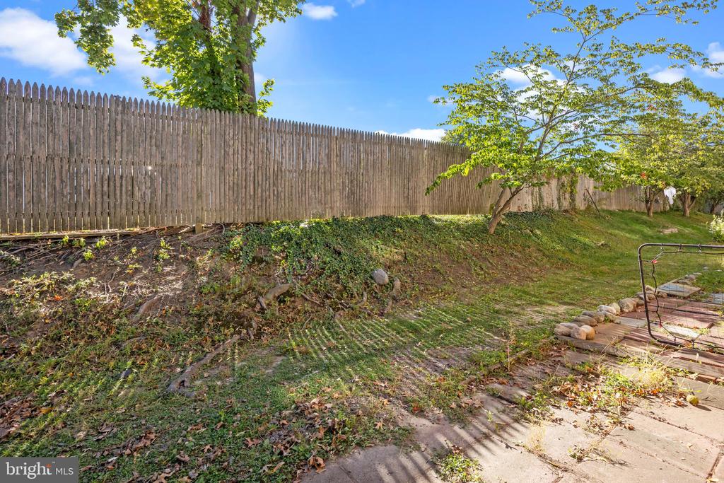 1006 N YORK ROAD 1