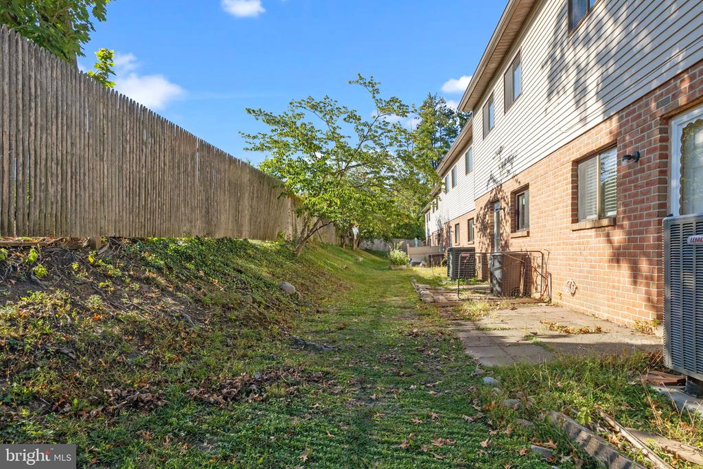 1006 N YORK ROAD 1
