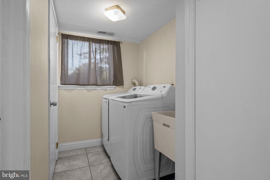 1006 N YORK ROAD 1