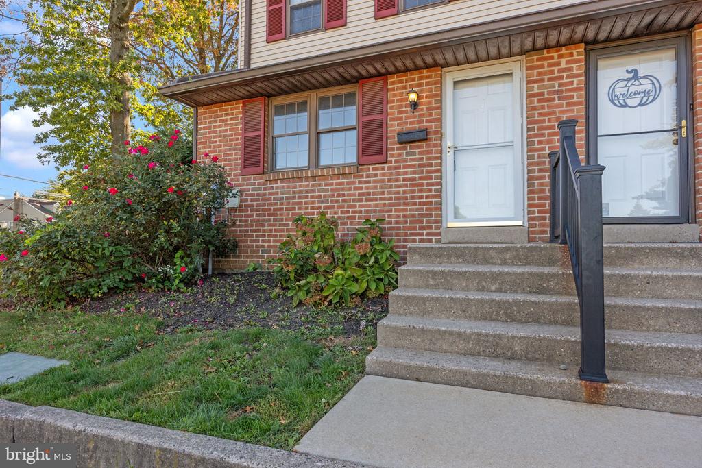 1006 N YORK ROAD 1