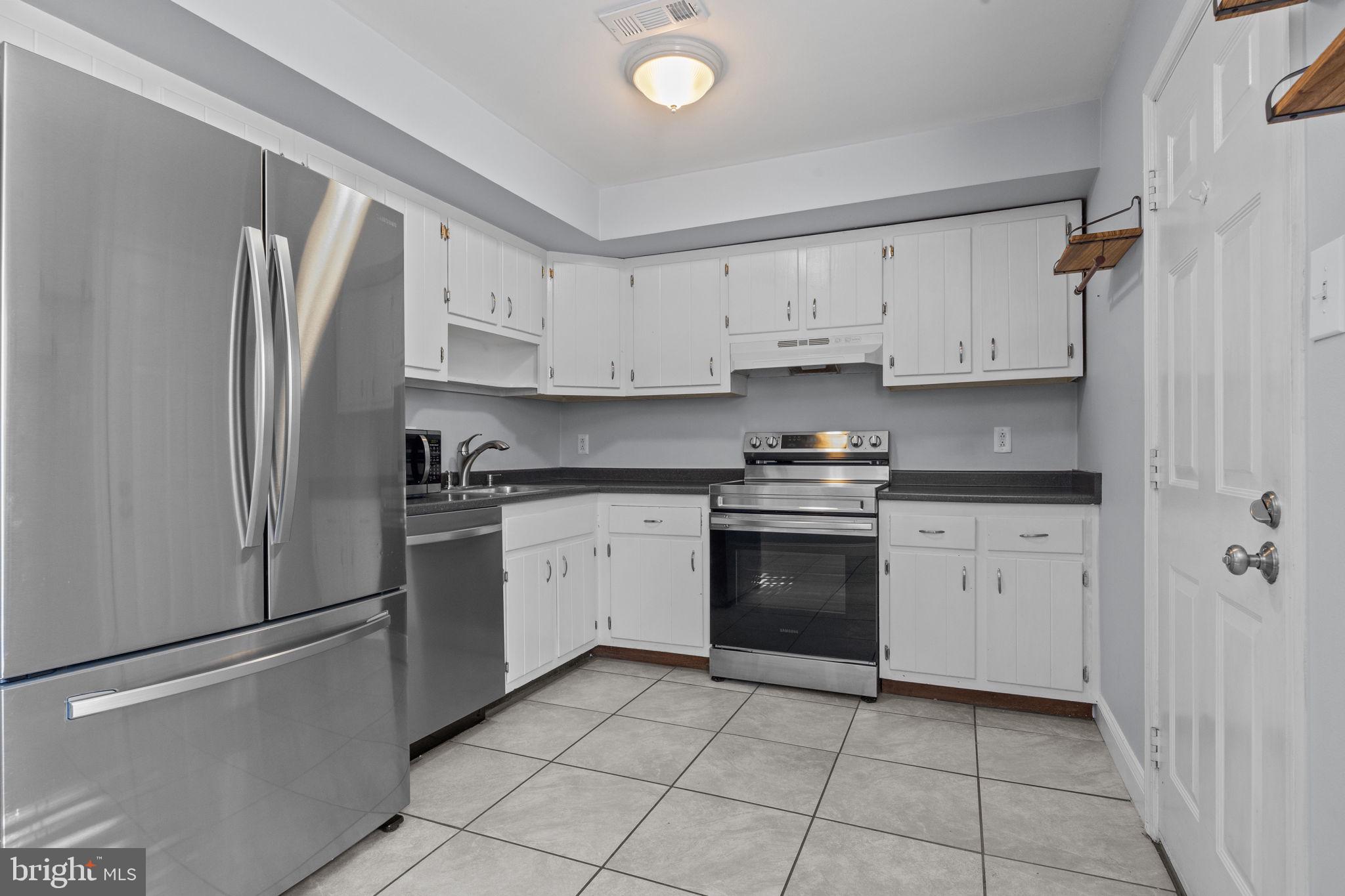 1006 N YORK ROAD 1