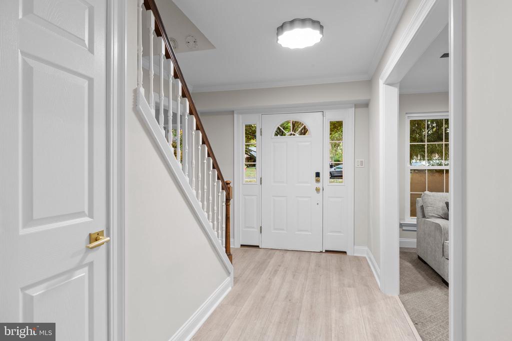 585 COLONIAL DRIVE