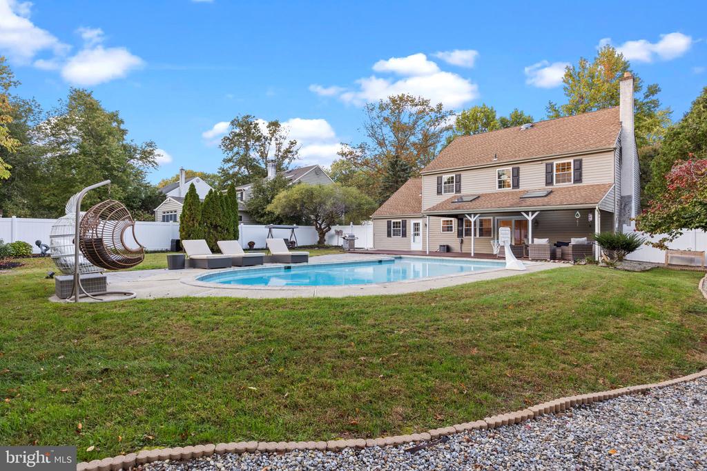 585 COLONIAL DRIVE